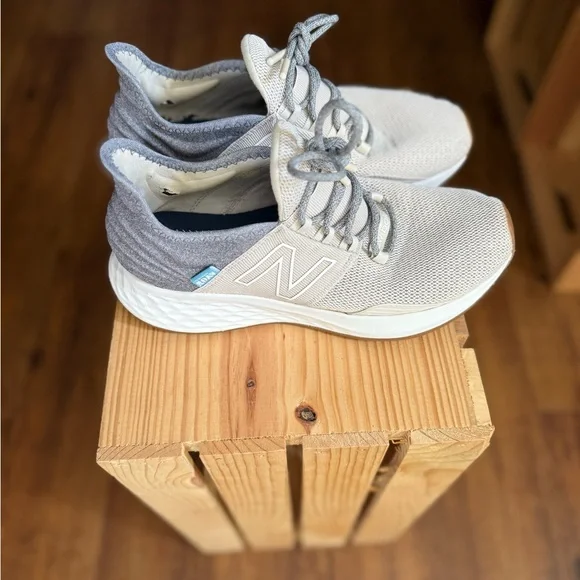 New Balance Light Gray Athletic Shoes - Picture 2 of 6